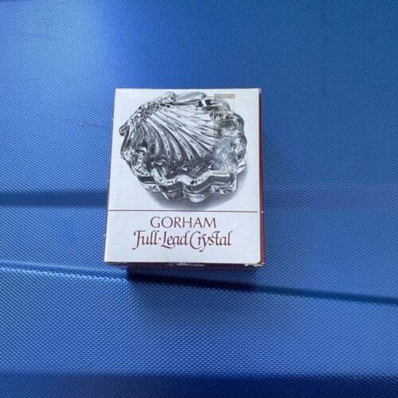 Full-Lead Crystal Chantilly Shell Box with lid 4" - Picture 7 of 9